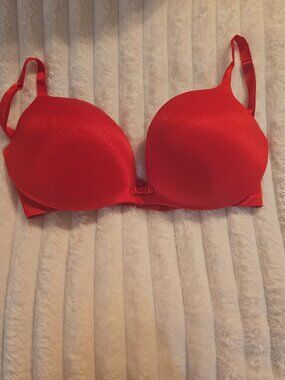 Victoria's Secret Incredible Lined Demi Bra | 36D | Red